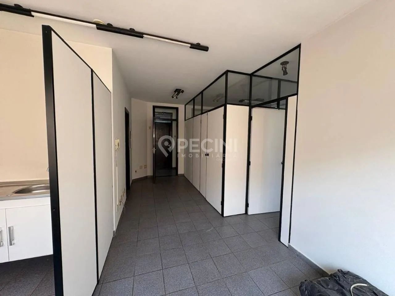 Sala para venda no Centro de Rio Claro.