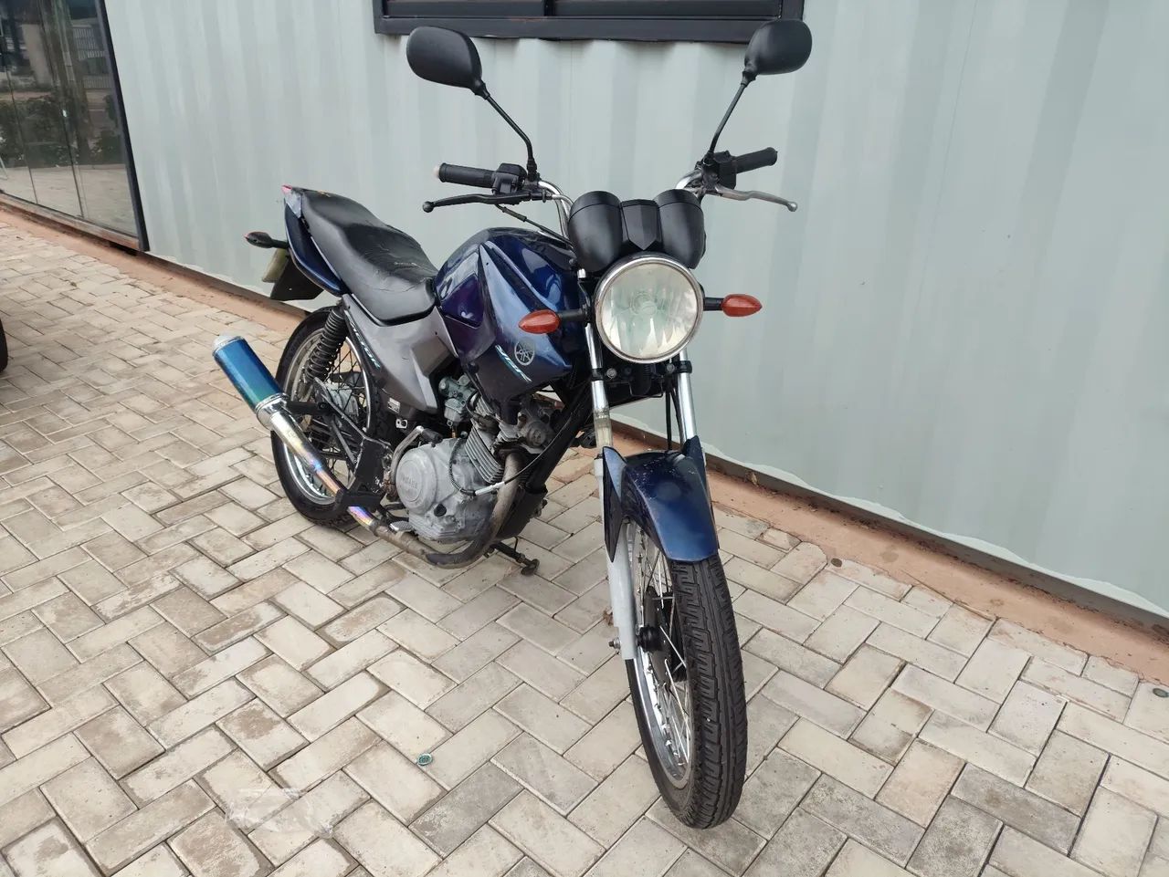 Moto factor 125 azul