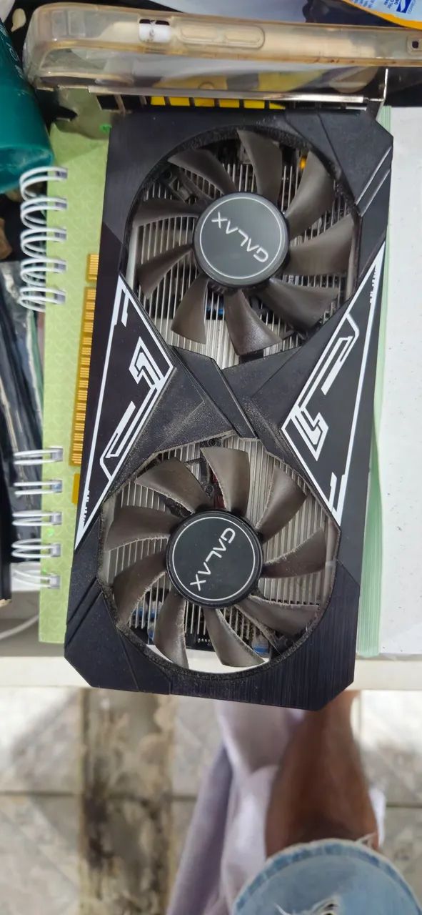 Placa de video geforce165p 4 gb