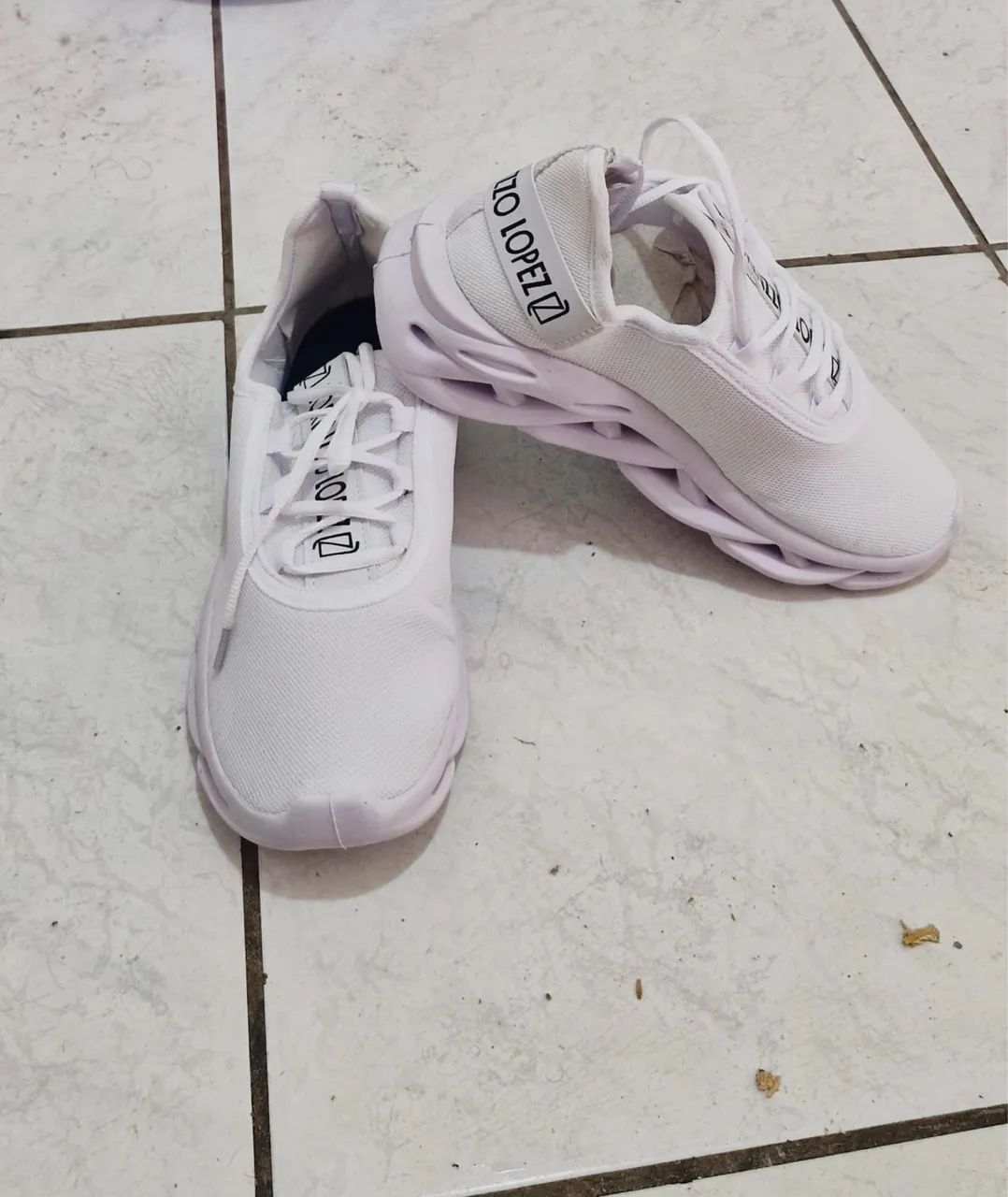 Tênis e bota - Foto 2