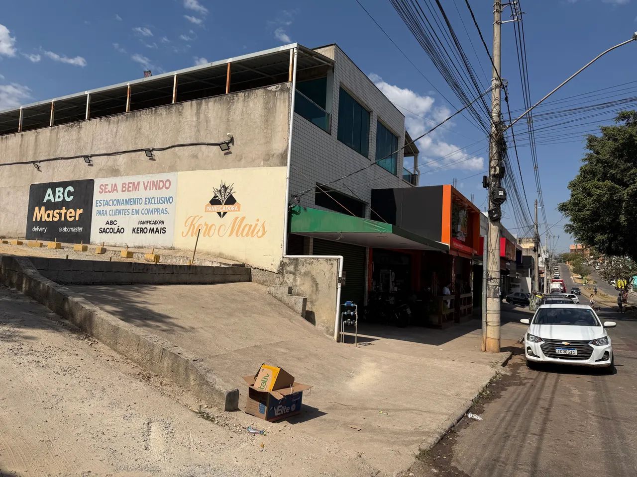 Alugo loja 162 M2 , no centro comercial do bairro Masterville Sarzedo  - Foto 3