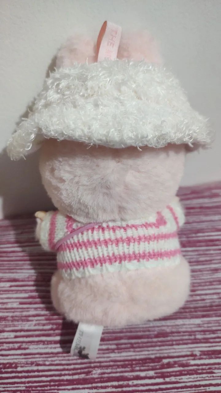 Labubu com roupa e caixa em perfeito estado - Foto 2