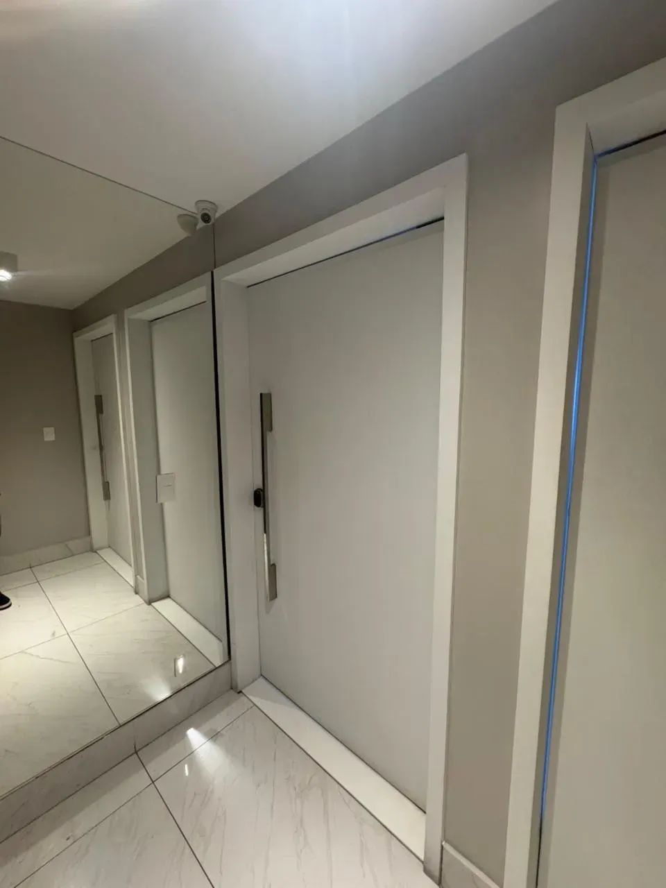 Alugo lindo apartamento na navegantes 180 m2 3 quartos com dependência de funcionária. - Foto 9