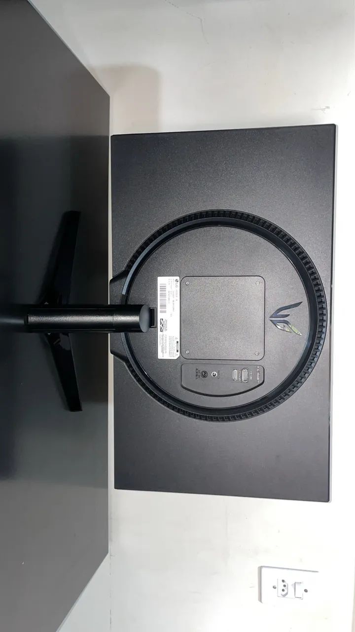 Monitor Gamer LG UltraGear 24 IPS, 180Hz