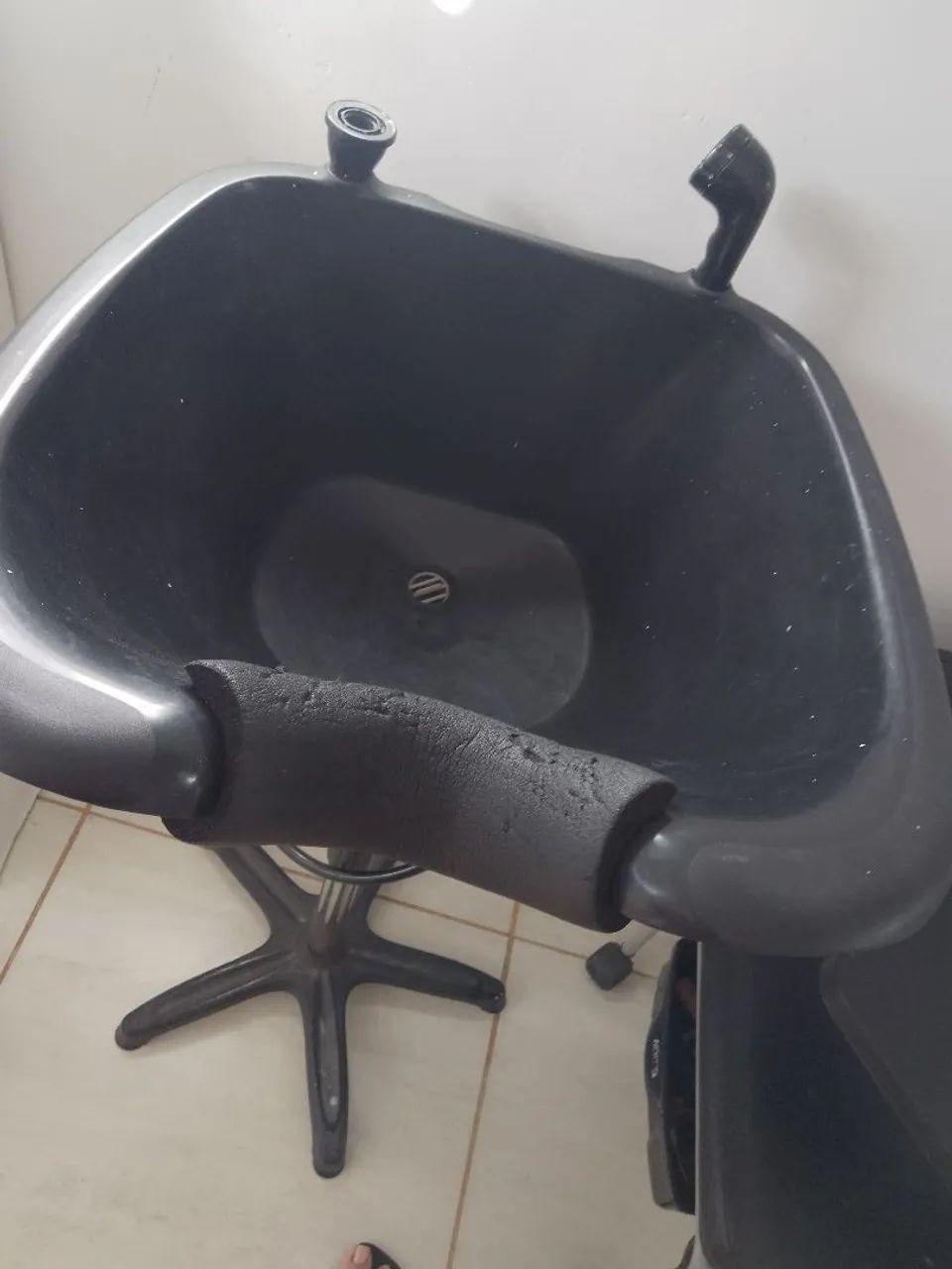 Vendo lavatório portátil e cadeira de manicure  - Foto 2