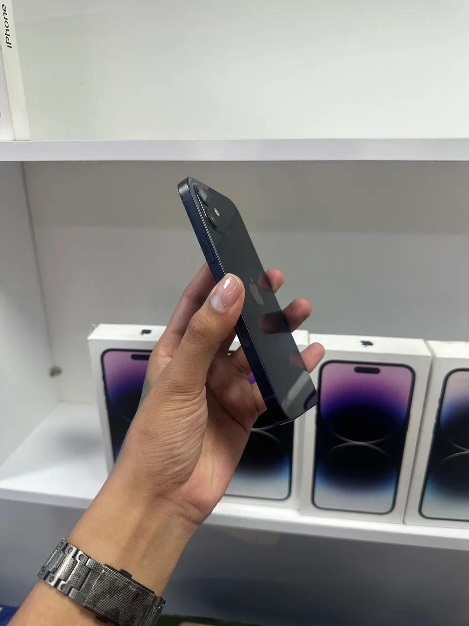 iPhone 12 64gb - preto display trocado - Foto 2