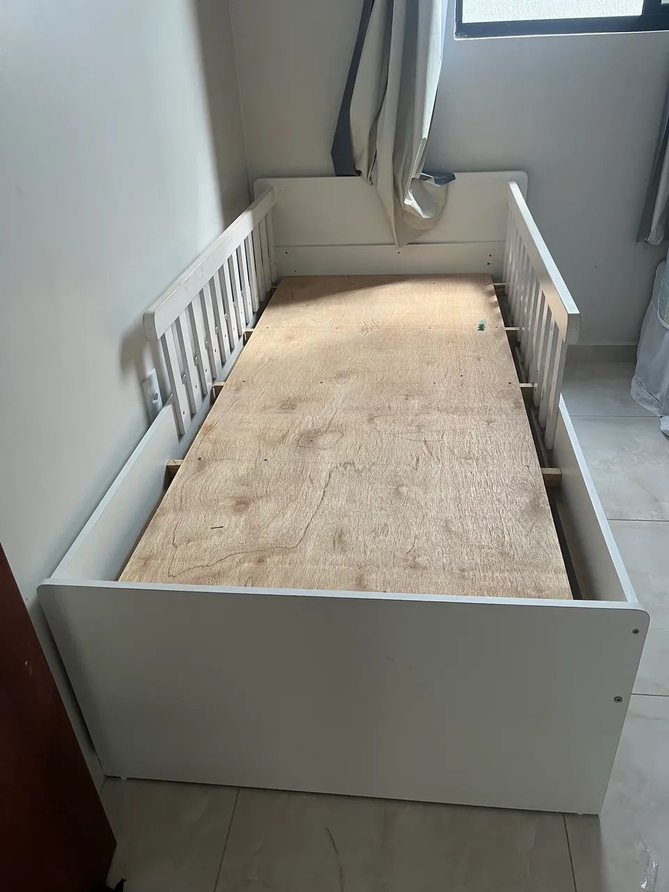 Cama de solteiro ( serve para crianças )