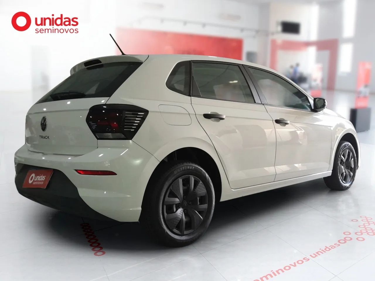 Volkswagen Polo Track 1.0 Flex 12V 5p, foto 7 de 16