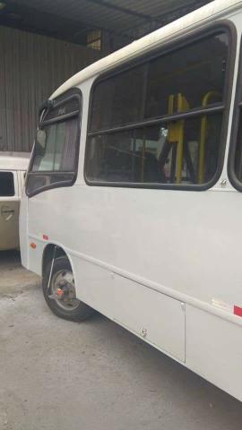 Micro ônibus Comil de 24 lugares ano 2008 - Foto 2