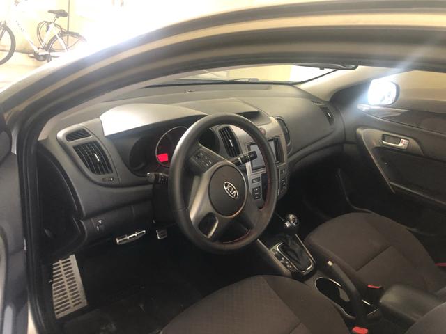 Vende KiA cerato 1.6 - Foto 12