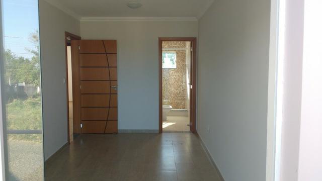 Sobrado novo próximo ao centro 03 quartos - Foto 2