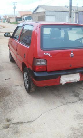 Carro fiat uno 2013