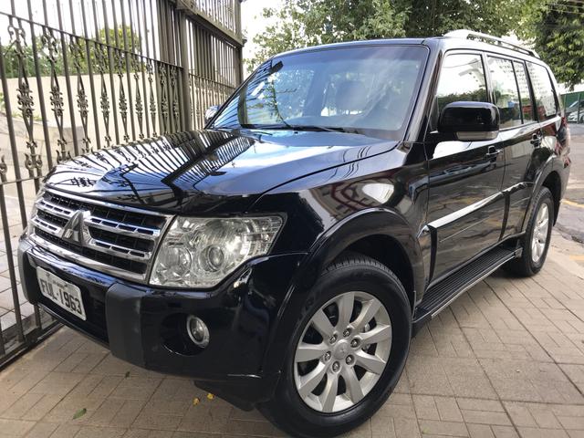 Pajero full HPE 7 lugares