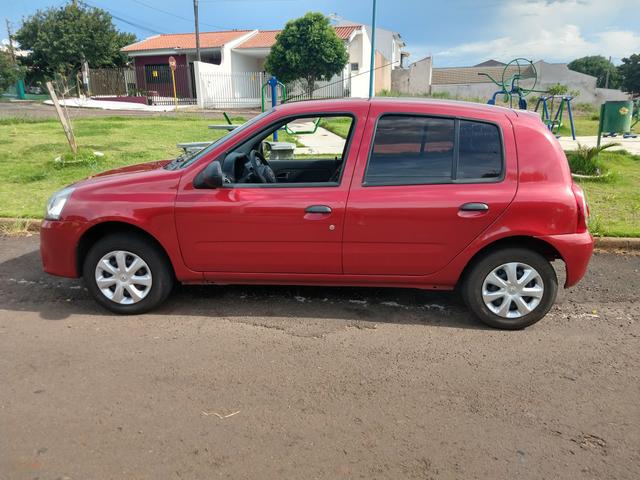 Renault Clio 1.0 - Baixo km