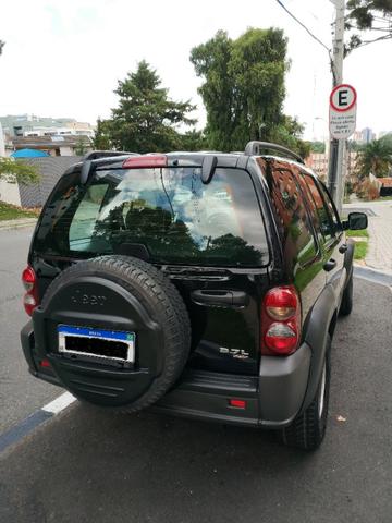Jeep Cherokee Sport - Foto 4