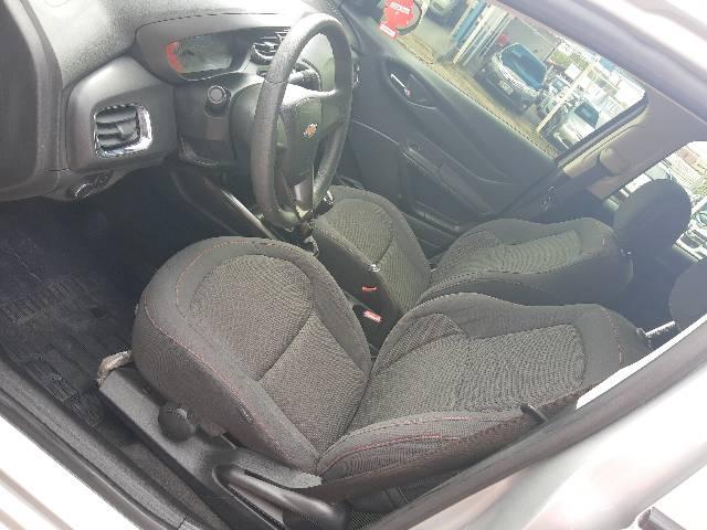 ONIX LT MOTOR 1.0 ANO 2013 - Foto 10