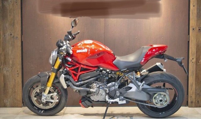 DUCATI MONSTER 1200S