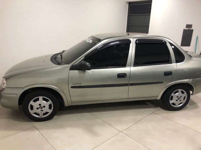 Comprar Hatch Chevrolet Corsa Hatch 1.4 4P Maxx Flex Prata 2010 em Jaú-SP