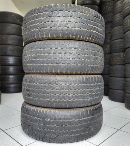 265/60  18 Jogo de 04 Pneus Bridgestone Usados 265/60 aro 18 