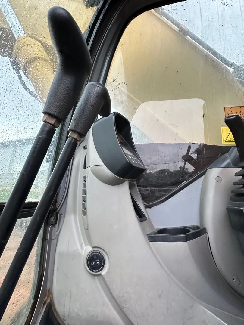 Escavadeira New Holland 215B 2010 - Foto 5