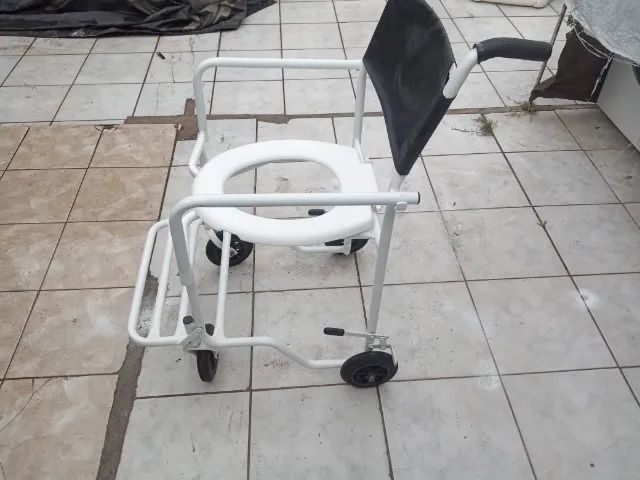 Cadeira de banho obeso reforçada  ortometal  Usada ótimo estado - Foto 4