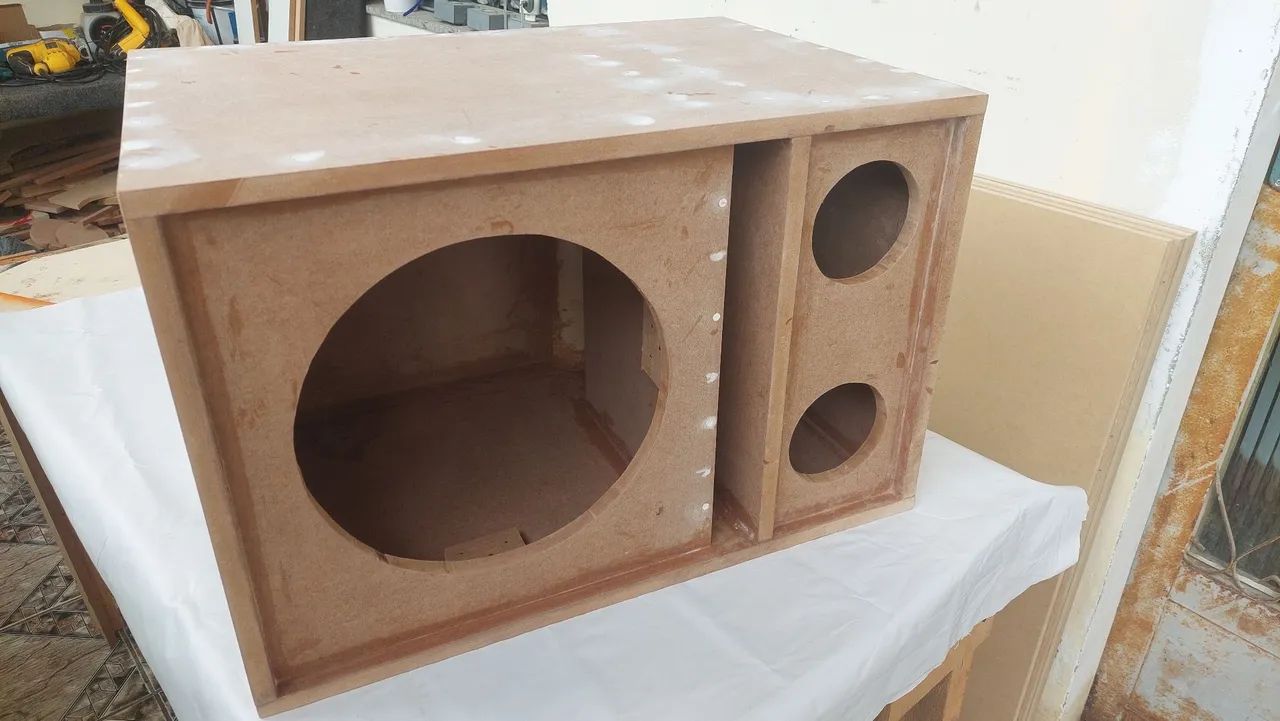 12-inch three-way speaker box, driver and tweeter64520767536258124