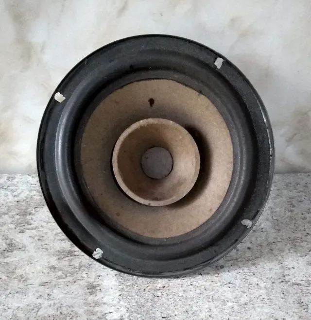1 Alto falante 6 4 OHMS