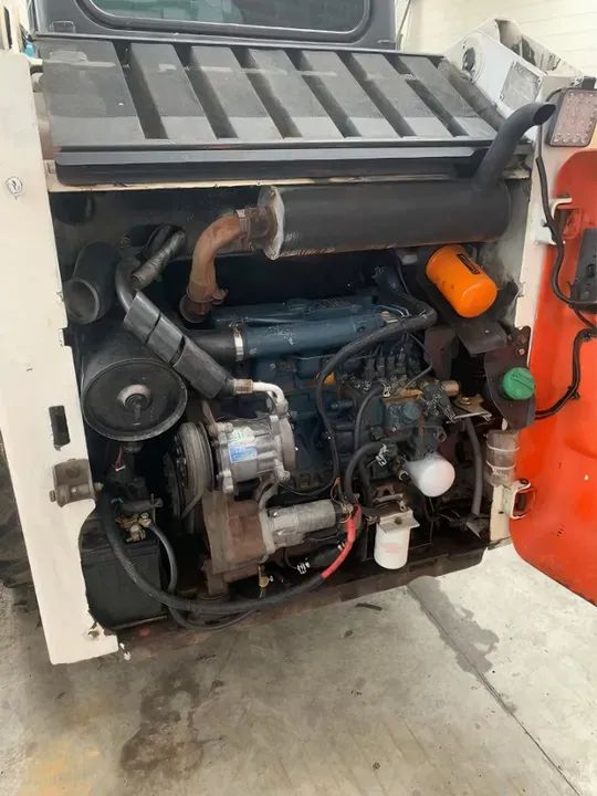 Mini carregadeira Bobcat S130 ano 2012 - Foto 4