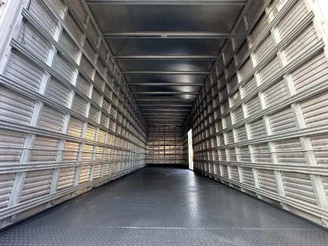 Iveco Tector 24300 Ano 2023 Baú De 9m Cabinado Financia - Foto 15