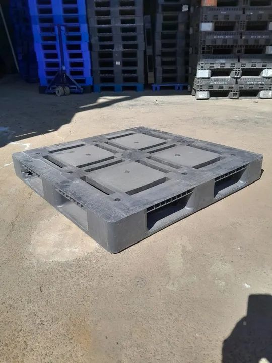 Pallets de Plástico 110x110x15 Seminovo - Foto 2