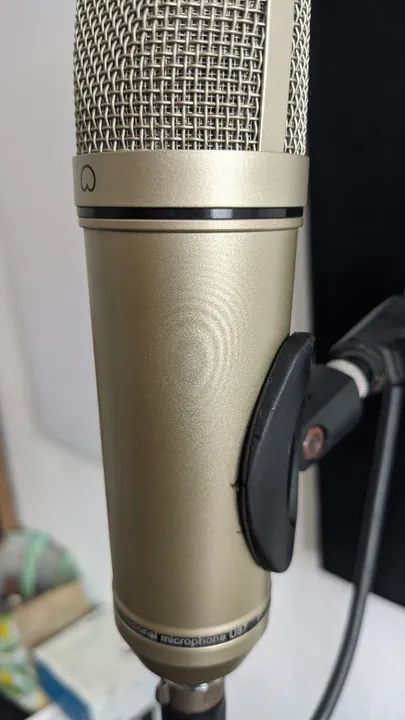 *vendo ou troco  Microfone condensador U87 - Foto 3