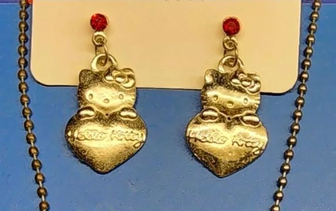Conjunto de colar e brincos vintage Hello Kitty - Foto 3