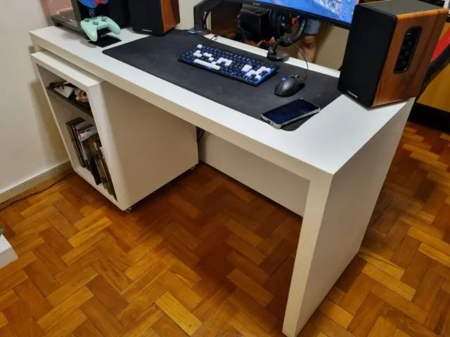 Escrivaninha em Madeira - Mesa Robustíssima com Nicho Lateral - Foto 3