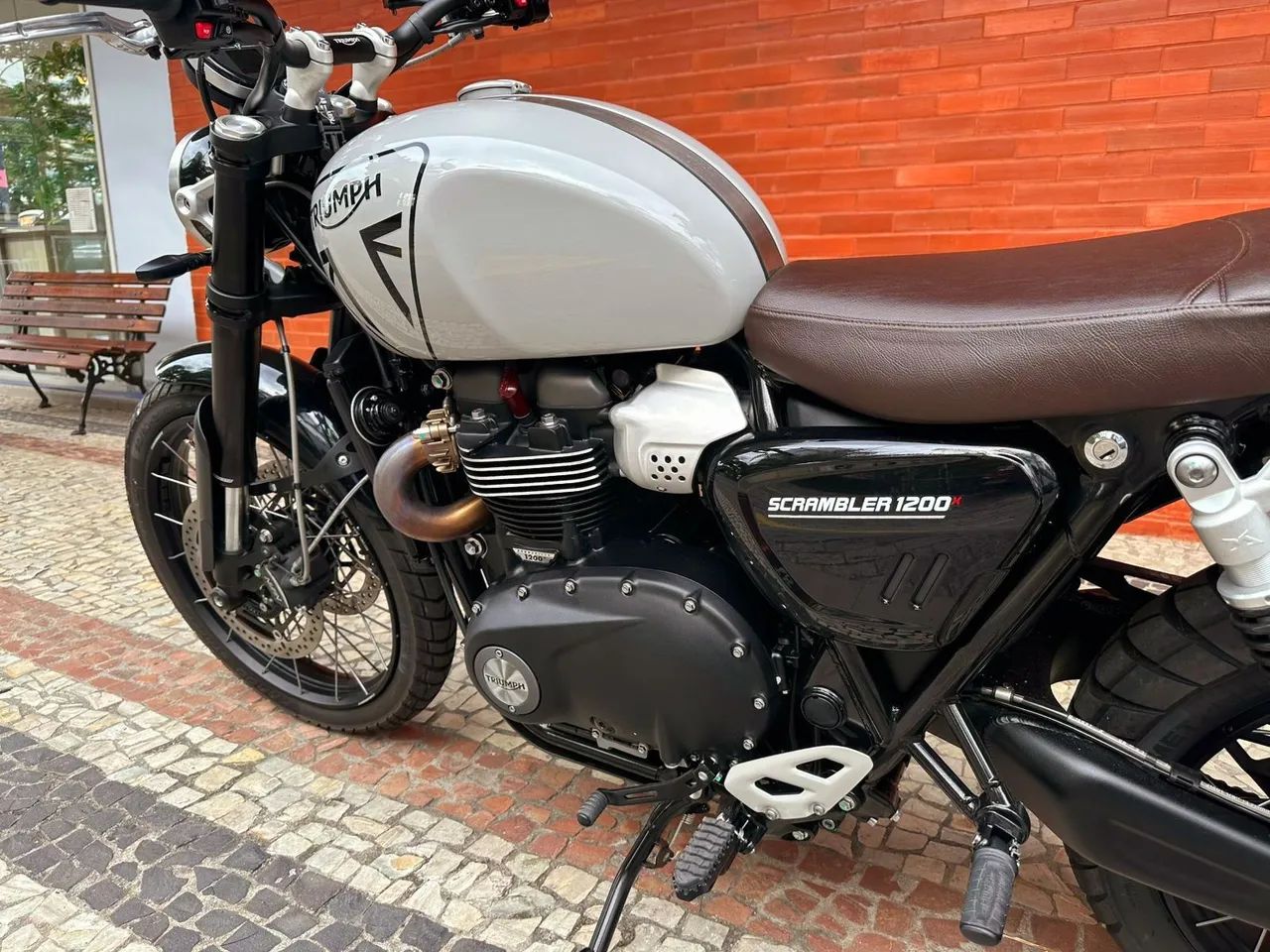 Triumph Scrambler 1200 XC 2025 com 1300 km - Impecável - Foto 7