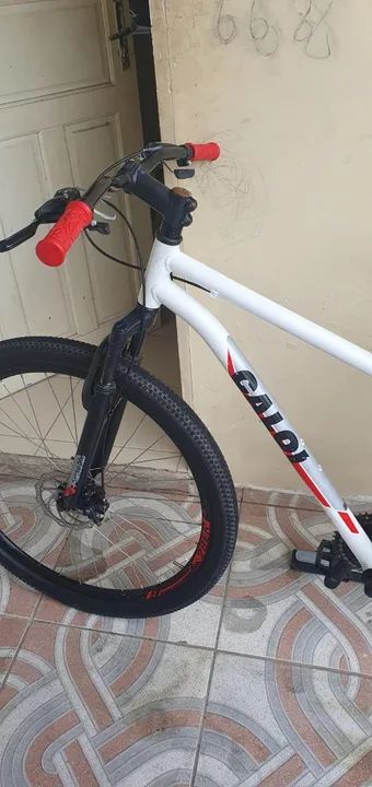 Montain Bike caloi aro 29 branca