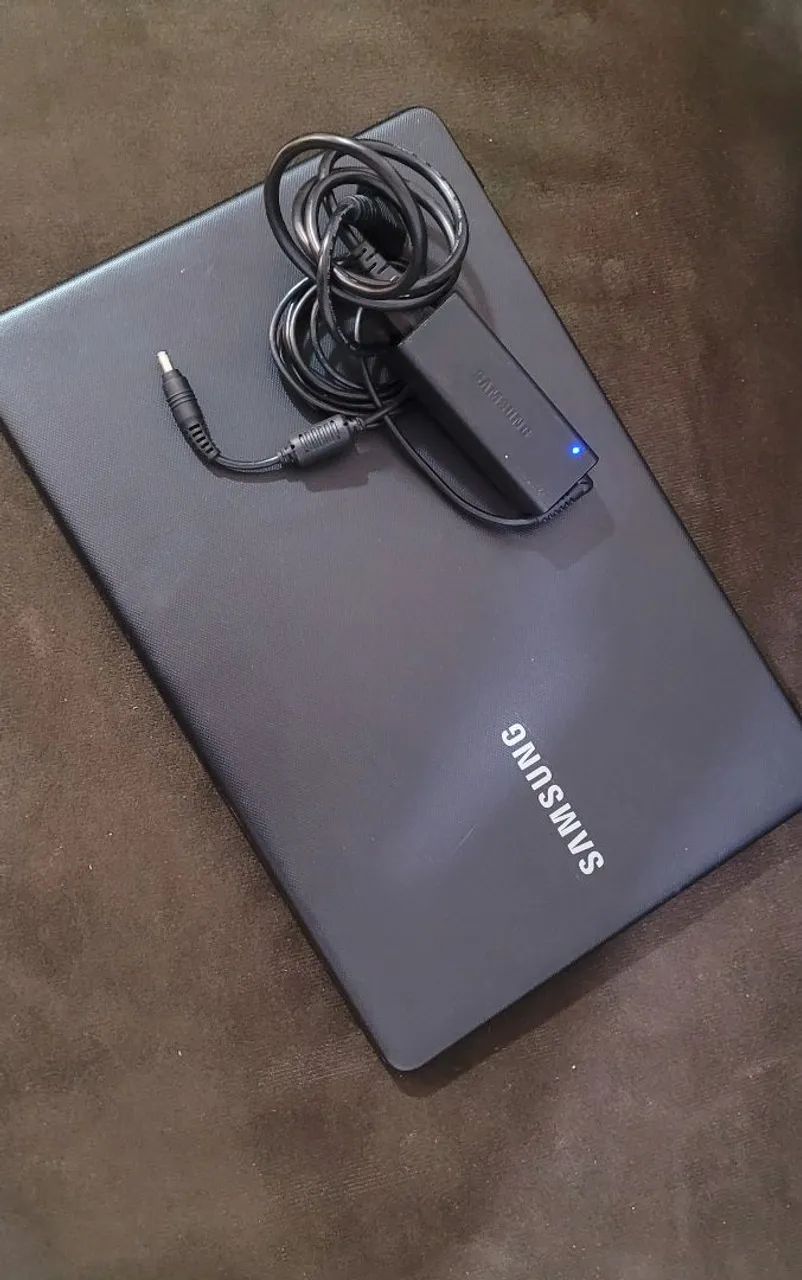 Notebook Samsung Parcelo com taxa da máquina.