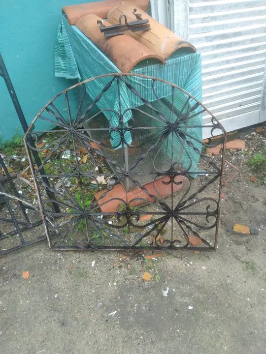 Vendo essa grade  medida  70 de altura / por  70 de largura  - Foto 2