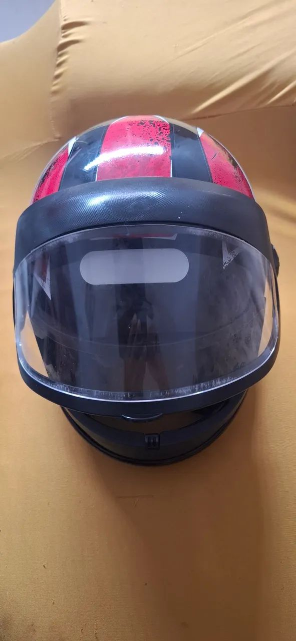 Vende se capacete 