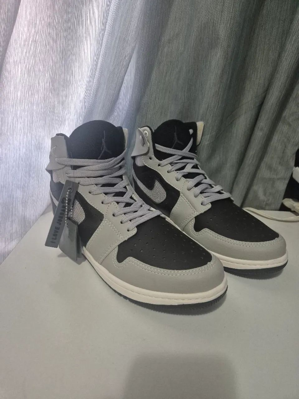 Tênis Air Jordan Cinza