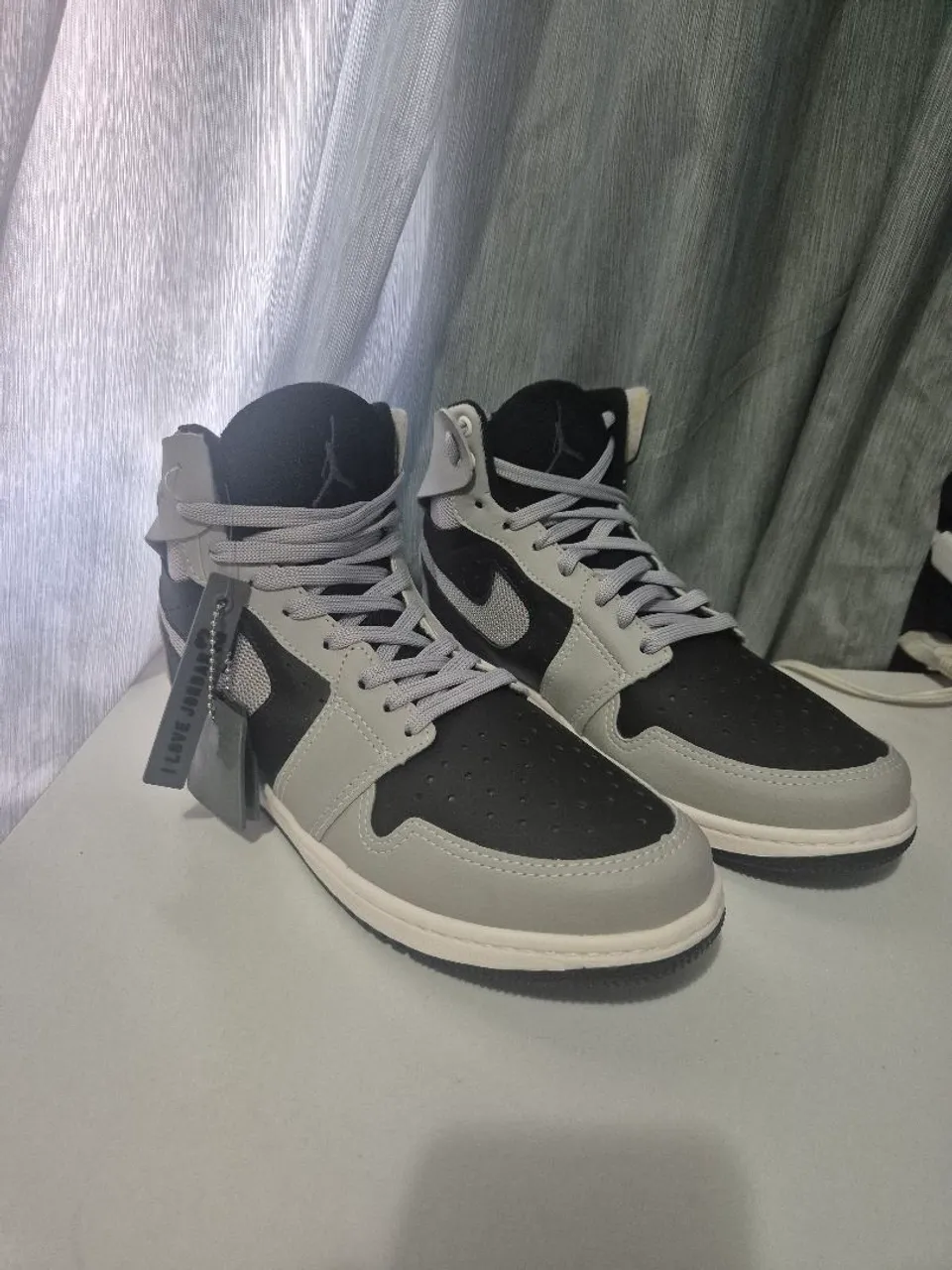 Tênis Air Jordan Cinza