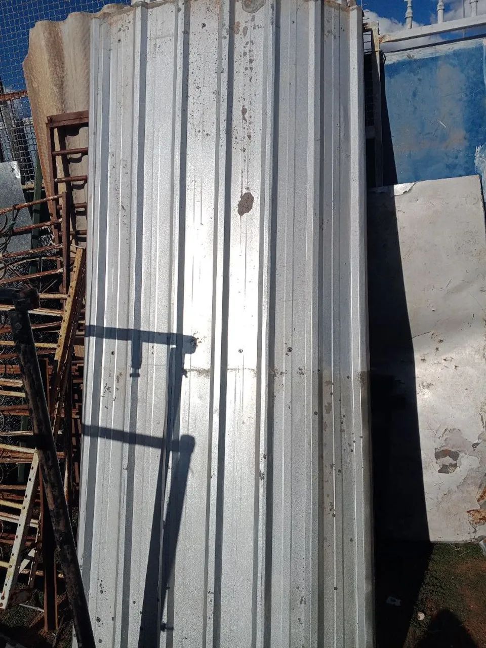 Telhas de zinco usadas