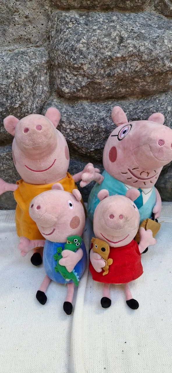 Pelúcias Peppa Pig familia peppa papai mamãe peppa e george - Foto 4
