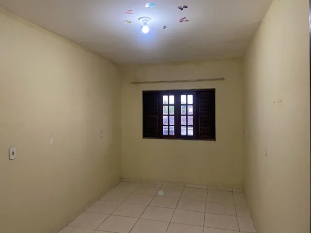 Vende-se Casa dividida em duas no Bairro Petrópolis com 150m2 cada
