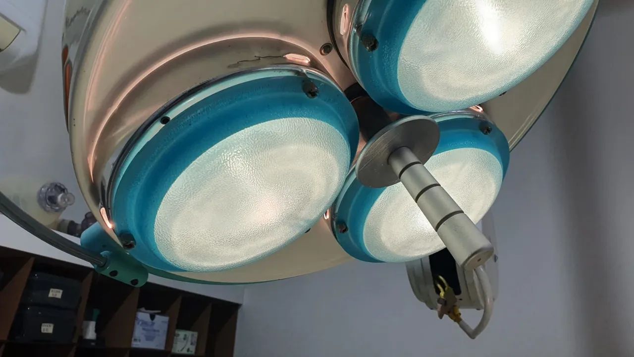 Foco cirúrgico grande biarticulado - Foto 4