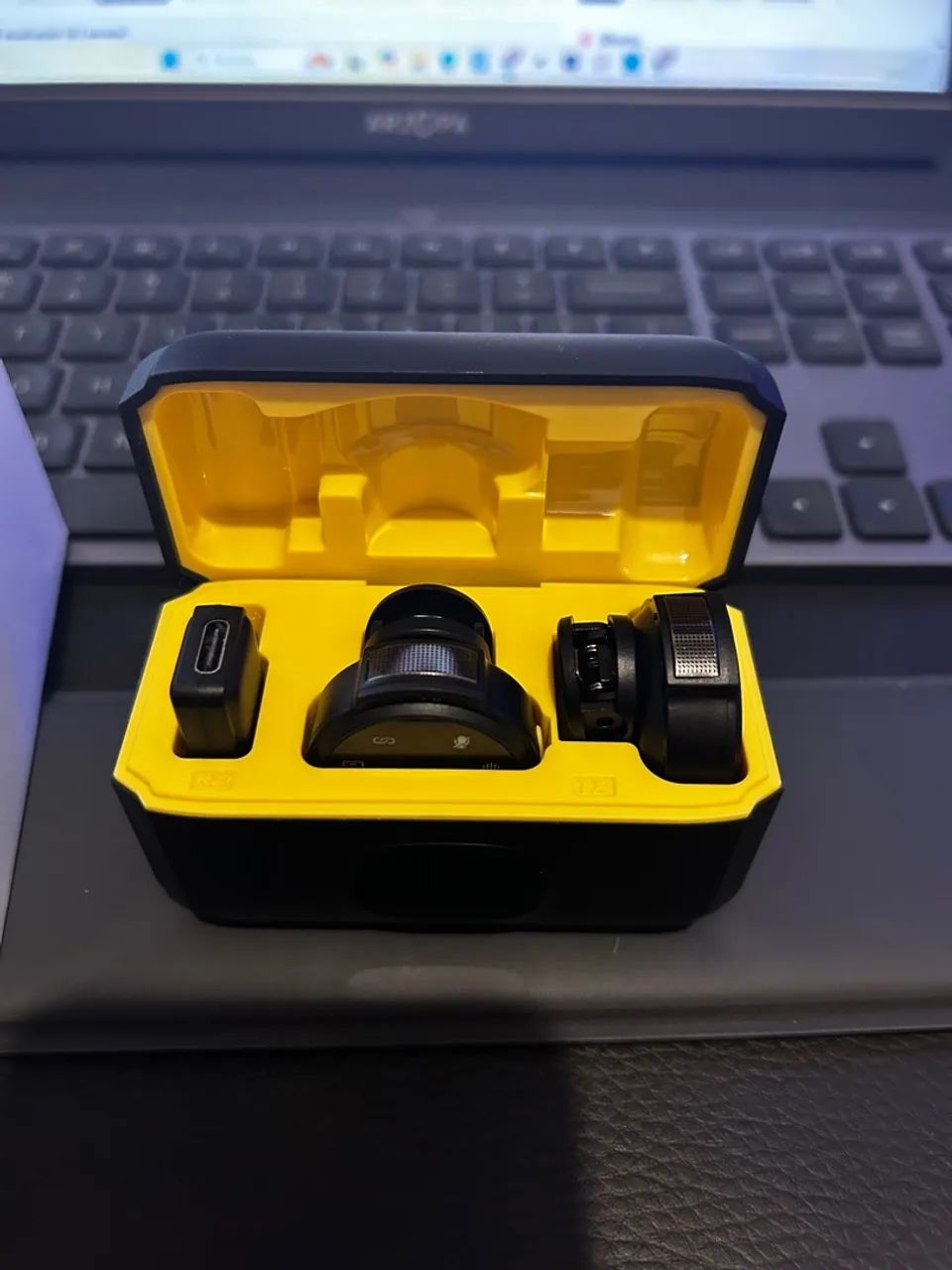 Microfone de Lapela Sem Fio J6 - Foto 2