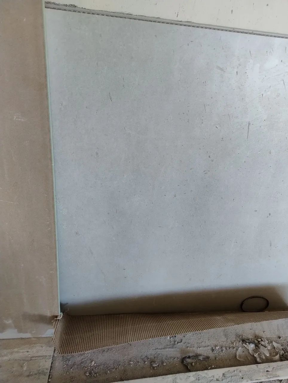 Porcelanato retificado AC cinza claro 100x100 novo - Foto 2