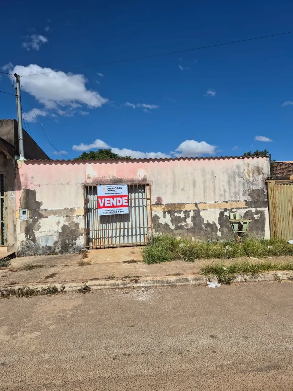 Vende-se casa no Dom Bosco