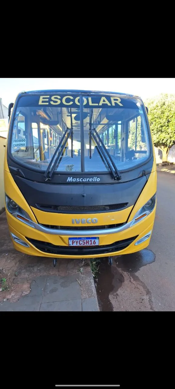 Micro ônibus Iveco 