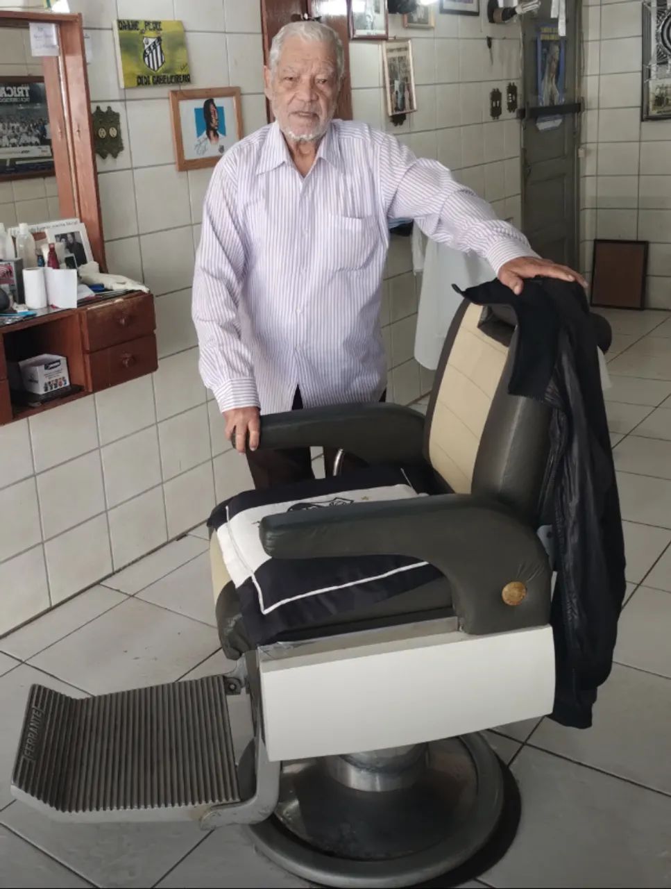 CADEIRA BARBEARIA FERRANTE. SUPER OFERTA 