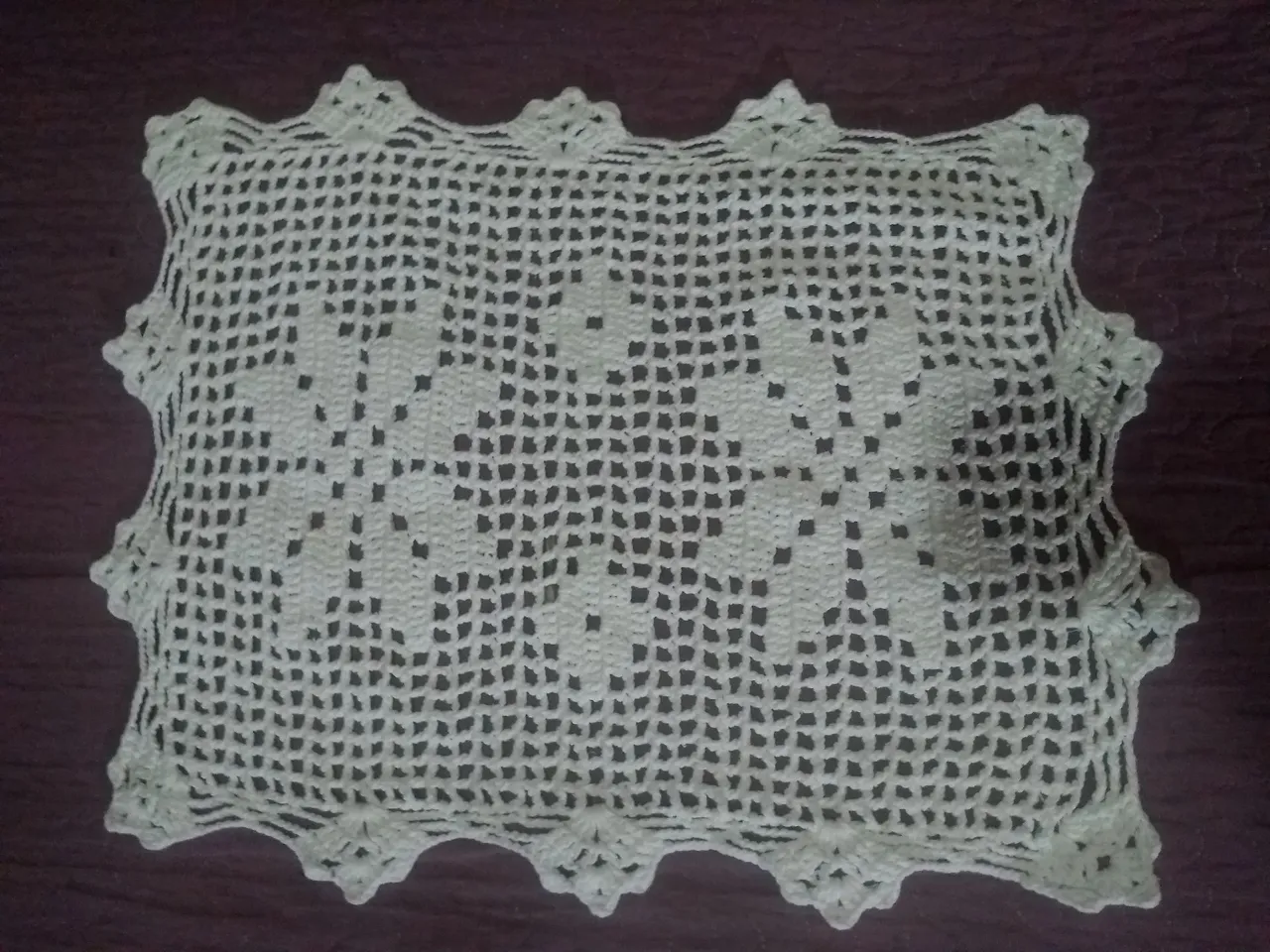 Caminho / Centro de mesa de crochê artesanal | Floral | Cor Crú | Vintage | Artesanal